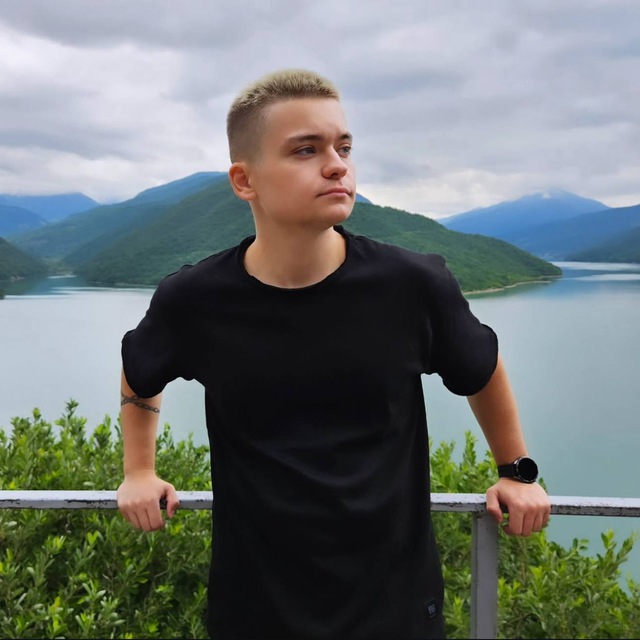 Степан Саржан